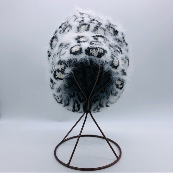 So - WOMENS WHITE AND BLACK LEOPARD HAT - Picture 7 of 9